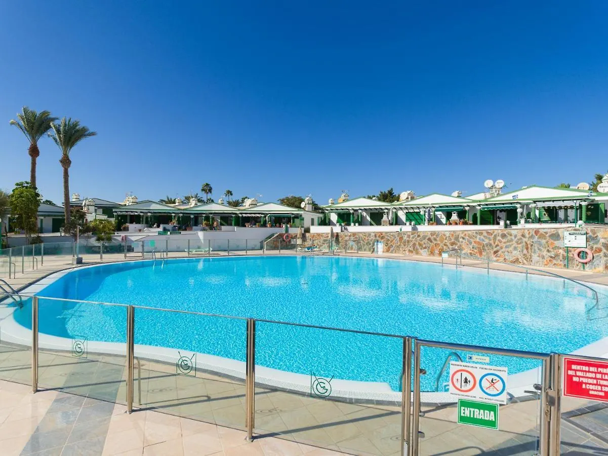 Holiday home Homeforguest Bungalow Vista Golf Con Terraza Y Piscina Maspalomas